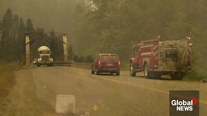 Shuswap communities on opposite sides of the lake divided by wildfire, evacuation orders and road closures band together to help out during crisis. Elissa Carpenter with more. | Global Calgary