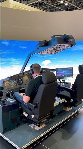 ⚡️ A320 simulator at GITEX Global.