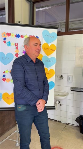 10K views · 153 reactions |  Sitoprint slavi 35 godina! Umesto proslave, odlučili su da jubilej posvete najmlađima.  Danas je počela podela paketića svim prvacima u opštini Žitište.  Prvi školski dani su posebniji uz osmeh i podršku zajednice.  Iz Sitoprinta poručuju: „Prava proslava je u delima koja pokreću osmeh.“ ✨ Pogledajte kako Sitoprint obeležava 35 godina poslovanja – poklonom za sve đake prvake u Opštini Žitište! ❤️ | Info Centar | Facebook