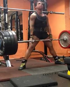 Monster Alert @mini_de_torres 145kg/319lbs ❤ #NotStrongForAGirlJustStrong | Girls Who Powerlift