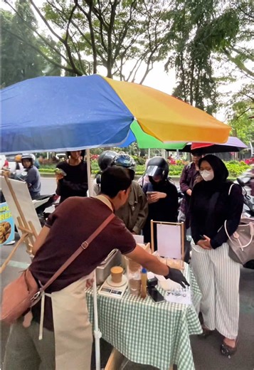 Terimakasih antusiasnya temen” Sweet Moment, hari ini antusias temen” sangat luar biasa baik temen yang repeat order ataupun baru nyoba produk kami. Terimakasih banyak see u besok 🥰🫶🫶#rayapenuhrasa #bananapudding #takjilramadhan #takjilmalang #viral