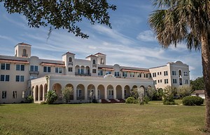 Christian group’s plan for Sanford’s historic Mayfair Inn worries residents