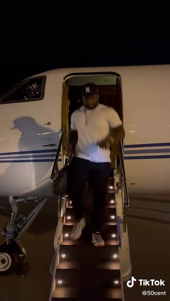 I'm like a pilot, G5 Jet I'm fly as sh*t✈️ ✈️ www.GUnitBrands.com