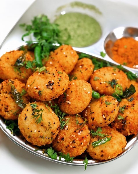 Using only 1 tsp Oil, I prepared this mouth-watering leftover-Rice recipe. You'll love it! :) | Papa Mummy Kitchen