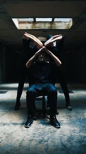 KING flipper on Instagram: "Stayreal…….🤯 . . . . . . . #flips #flip #backflip #flipping #flipping #frontflip #training #fun #fitness #jump #reelsviral #reelsinstagram #trendingreels #trendingsongs #foryou #foryoupage #explore #explorepage✨"