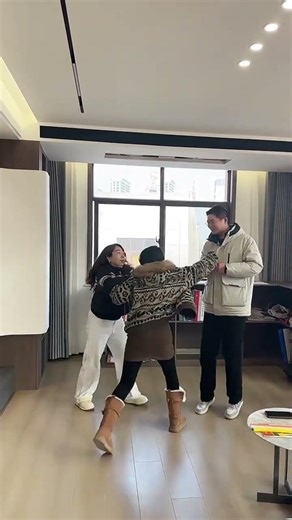 Hit Your Rival's Soft Spot – Must See! | 猛攻对手弱点，必看