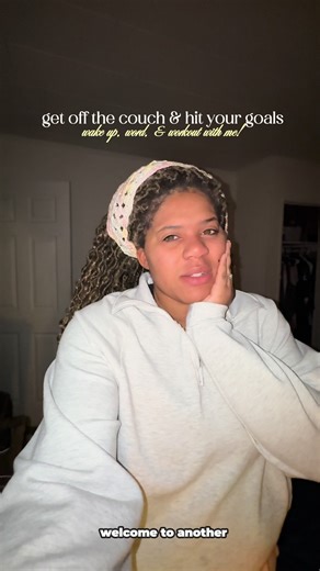 As much as I’m tempted to use the weekend as a rest day, I get excited to use my extra morning time to do a workout I really enjoy! . Today’s Bible story comes from 2 Chronicles 13🫶🏽 . #momsoftiktok #christianmom #fyp #quiettime