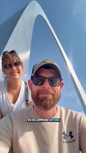 St. Louis Arch! If you’re ever in the St. Louis area, you HAVE to go here! It was really cool & historic, plus the price was fairly inexpensive. 🖤 #StLouis #Arch #TravelVlog | Olivia Crank