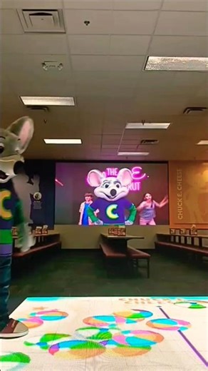 Chuck E Cheese #chuckecheese #shorts #viral #caillou #kids #funtime