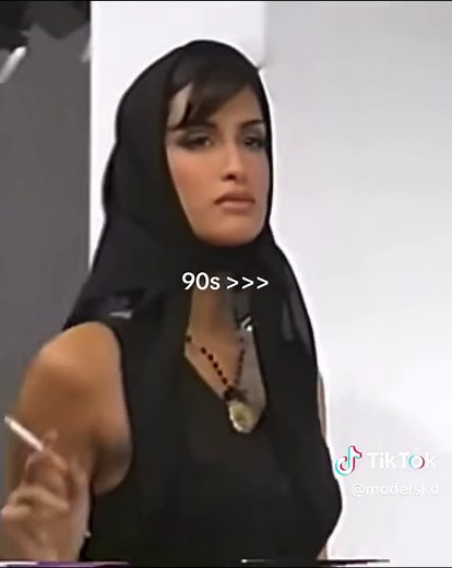 Fashion Runway Models of the 90s: A Closer Look at Iconic Catwalk Moments