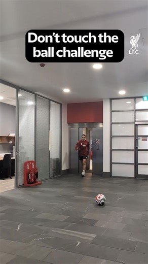 Don’t touch the ball ✅❌ | Liverpool FC Women