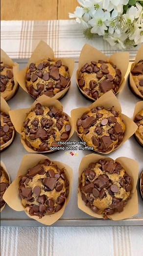 Chocolate Chip Banana Bread Muffins 🍫🍌 #baking #bananabread #muffins #chocolatechip #recipe