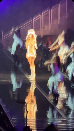 RITA ORA ROCKS! #ritaora | Byron Beck