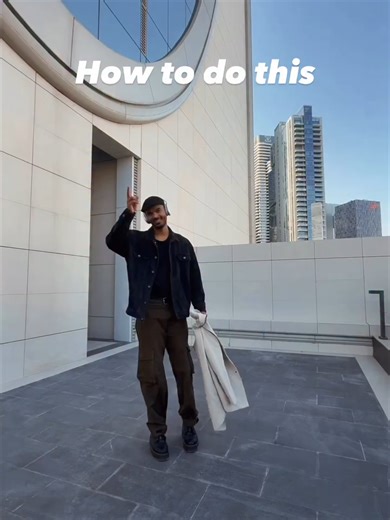 How to create this jacket vanish effect with just your phone! This is a cool effect for all the solo creators out there, that does not require a second person, you can just film it with your tripod. Easy peasy lemon squeezy. If you want to learn more editing trips, my whole filming process, editing and much more comment ‘Masterclass’