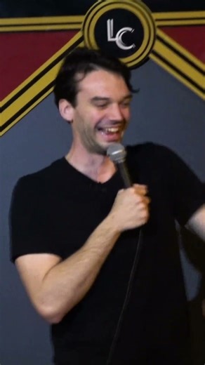 Handicapée au premier rang 👩‍🦽