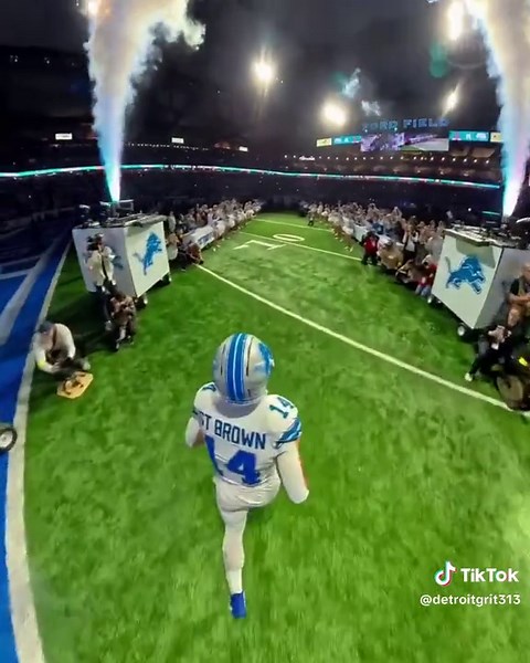 The definition of grit! #amonrastbrown #nflfootball #detroitlions | Amon Ra St Brown