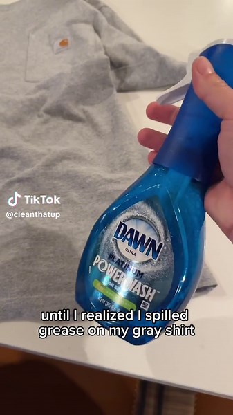 Quick Tips: Removing Grease Stains! Last night, while enjoying a delightful quesadilla snack time with my daughter, I accidentally ended up with a pesky grease spot on my grey shirt… Here’s how to clean that up! 🙂 1️⃣ Act quickly! 2️⃣ Grab some dish soap: (I really like Dawn Powerwash for this, but any degreasing dish soap will do). Apply a small amount of dish soap directly onto the grease stain. Gently work the soap into the fabric using your fingers or a soft-bristle toothbrush. Let it sit f