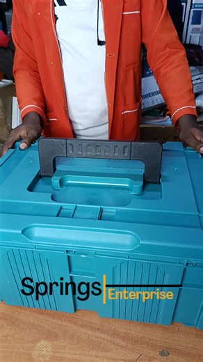 MAKITA 6-IN-1 CORDLESS COMBO — THE REAL DEAL! 🔥 This is not just a combo… this is a full site setup in one box 😤🧰 The Makita 6-in-1 Cordless Combo is built for fundis who want maximum power, flexibility & value. 🛠️ WHAT’S INSIDE THE BOX: ✔ Impact Drill — drilling & screwing made easy ✔ Impact Wrench — high torque for bolts & nuts ✔ Chainsaw — fast wood cutting & trimming ✔ Angle Grinder — cutting, grinding & polishing ✔ Rotary Hammer — concrete & masonry work ✔ Circular Saw — clean, straight