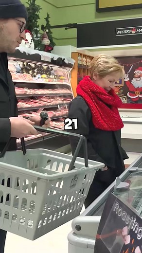 1.7K views · 69 reactions | I’m pretty sure we made her day ☺️ What did she miss!？ #reels #reelsfb #foryou #trendvideos #foryou #foryoupage #reelsvideos | V. Alexander | Facebook