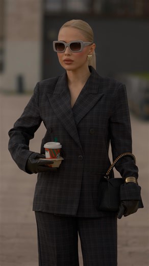 Gülsüm Aydın Karadere on Instagram: "Güzellik, bakışta bırakılan izdir. #woman #outfits #womenpower #outfitoftheday #motivasyon"