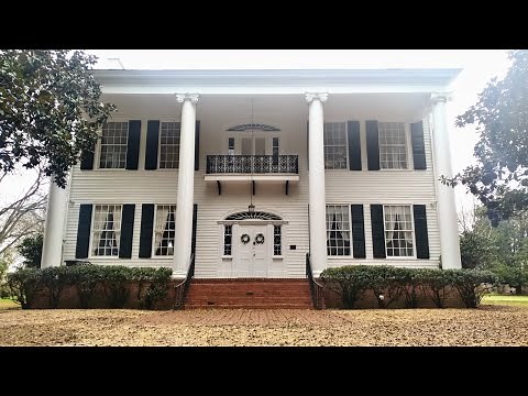 Exploring Historic Alabama Southern Plantation Mansion