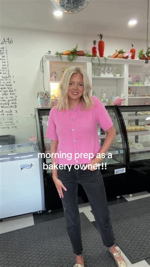 spring is in the air in here and I am loving it!!! 🌼🌷🌸 #bakeryowner #thevh #victorianhouse