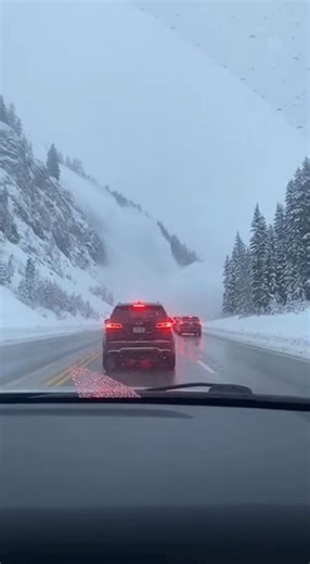 AVALANCHE SLAMS NEAR TRAFFIC AS DASH CAM CAPTURES TERRIFYING MOMENT (November 29, 2025) Banff Canada A routine afternoon commute through a mountain corridor turned dangerous yesterday when a large avalanche thundered down a nearby slope, sending snow and debris spilling across a busy highway. The incident, captured on a driver’s dash cam, is now being reviewed by state officials as winter conditions continue to deteriorate. The footage shows vehicles traveling slowly through steady snowfall when