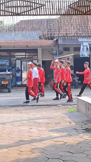 trenggaleknow on Instagram: "sabar mas, cah cilik cen ngono kuwi…. . btw “sebee nyeni masehhh”凉 : @ubaidillah4406"