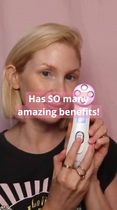 LED Light Therapy has so many amazing benefits! This tried and true technology is used by dermatologists, aestheticians and beauty therapists to treat: 👉Fine lines wrinkles 👉Acne blemishes 👉Blackheads and large pores 👉Hyperpigmentation sun damage 👉Loose/sagging skin 👉Uneven skin tone more If you are someone who can get to the clinic every now and then, an at-home device is the perfect way to maintain your glow. Consistency is 🔑 when it comes to LED light therapy. #DrPen #DrPenGlobal #Skin