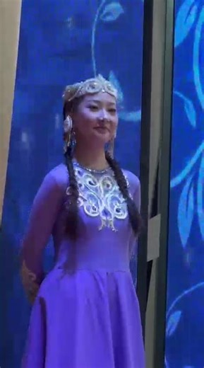 "Miss Spring" district competition