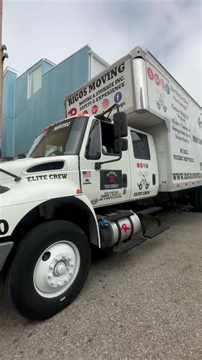 Equipped with a strong team and reliable trucks, we offer comprehensive moving solutions for local, residential, commercial, delivery, long-distance moves, and more! 💪🏽🚚 Our experts are ready to assist with your moving needs ✅ #packingservices #moving #moversinla #truckanddriver #packing