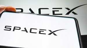 SpaceX competition: Rocket Lab will be 'nipping at Elon's heels,' investor says