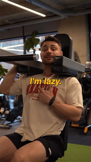 Jack Hallows | Online Fitness Coach on Instagram: "Quads are a really simple muscle group to train All you need to do is extend the knee 💪🏼 Meaning the leg extension is obviously the perfect place to start Then squatting and split squatting variations E s p e c i a l l y Bulgarian Split Squats (sorry lol) Are the dream trio 👌🏼 Yes leg presses are fine but I’d always prefer a squat just due to the amount of range people will generally get comparatively Oh and don’t forget to train your adduct