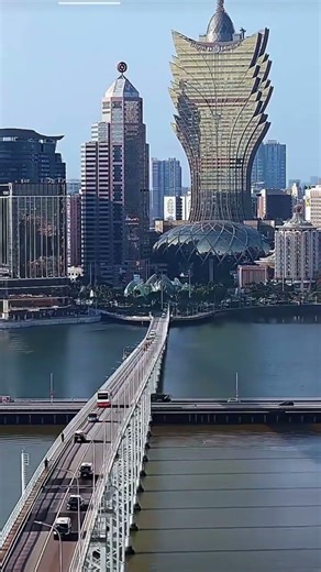 “The Grand Lisboa in Macau looks really impressive soaring like that!” #highlights