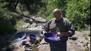 XP Metal Detectors Gold Pan Starter Kit - Ideal to Begin Gold Hunting - with XP Pan (15"), one Classifier (15") and Accessories (GP-Starter-KIT)