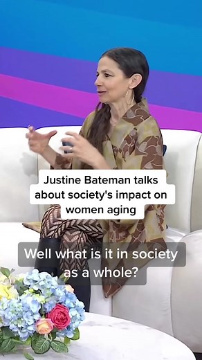 #JustineBateman catches up with Savannah Guthrie and Hoda Kotb to talk about the fears of aging. “How did people get these ideas that a woman’s face is broken?” #aging #todayshow #loveyourself