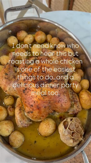 Want the recipe? This super simple Poulet Rôti is a family favorite and part of our weekly rotation. It only takes 5 minutes to put the chicken in the oven and then you set it and forget it! Comment « send recipe » to receive this French Roast Chicken recipe in your DMs. You will thank me later! Follow for easy and authentic French cooking, entertaining and lifestyle - Bon Appétit ! https://lechefswife.com/lemon-thyme-french-roast-chicken-poulet-roti/ #frenchfood #homecooking #roastchicken #poul
