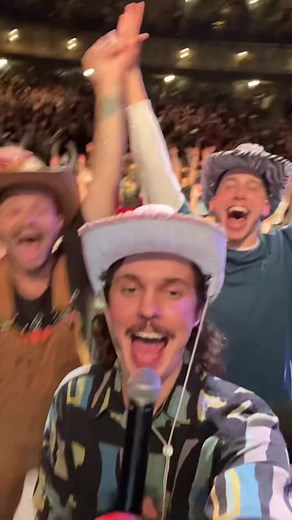 first leg of the tour all done! 🤠 thank you to everybody who came to the shows! @jacobasharpe @deanhebscher22