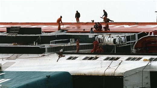 The ship flipped in 90 seconds - 193 people were trapped inside