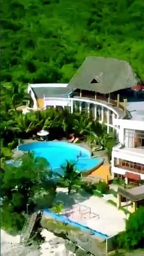 Paradise in Zanzibar: Luxury Resort with Ocean Views!