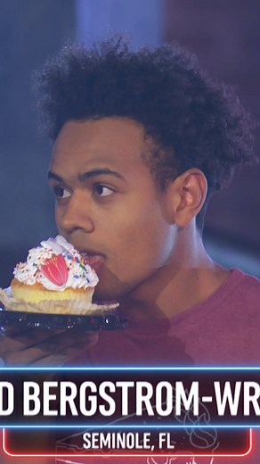 The Mega Wall is no cakewalk! 🥵 | Ninja Warrior