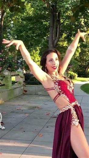 Golden Era Bellydance ✨ Learn elegance & flow | Bellydance Spa Retreat 2026