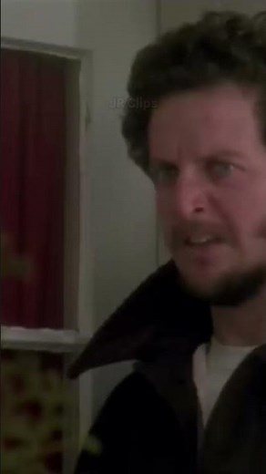 Home Alone's Hilarious Prank! 😅😆 Scaring Marv Scene