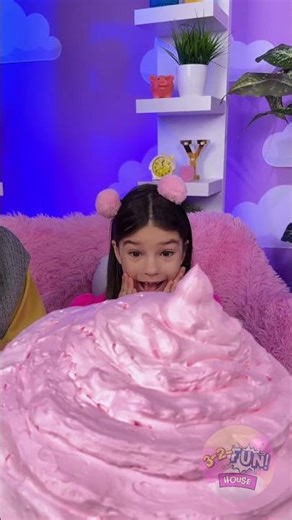 Sweet Encounter: The Ice Cream Tower Challenge! 🍦😄