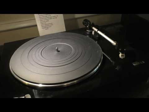 CES 2017: Music Hall's New High Value MMF 1.3 Turntable & Goldring Cartridges