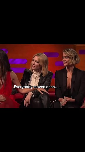 I badly need them to work together again. It’s not even funny anymore#sarahpaulson #cateblanchett #sandrabullock