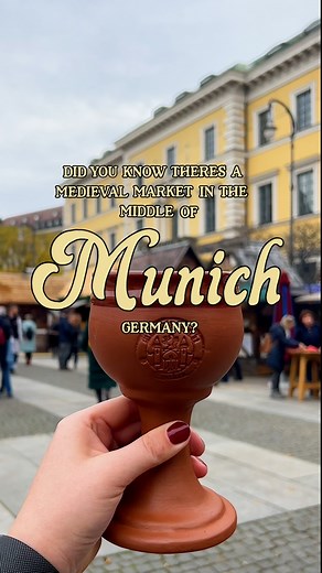 Munich at Christmas is pure magic! With around 20 markets spread across the city, from palace courtyards, to the lively city hall square there’s festive charm around every corner. 🇩🇪❤️ #MunichChristmasMarket #ChristmasInGermany | Andrew & Kait