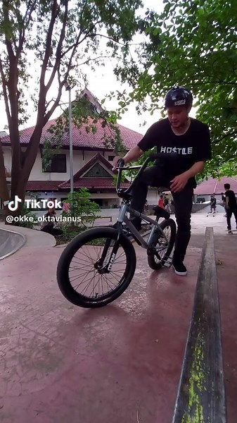 Trick Favorit BMX untuk Mencari Nafkah