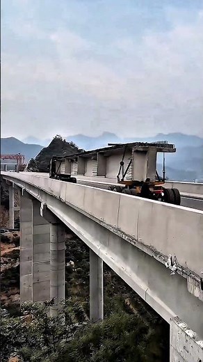 The entire process of transporting and installing the overpass #construction
