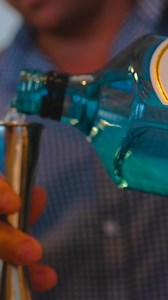 Why not pair your next cocktail with live music at Drift Kitchen & Bar? 🍹 Join us for performances featuring violin, guitar, and vocals, creating the perfect soundtrack to your evening. | Lido Beach Resort